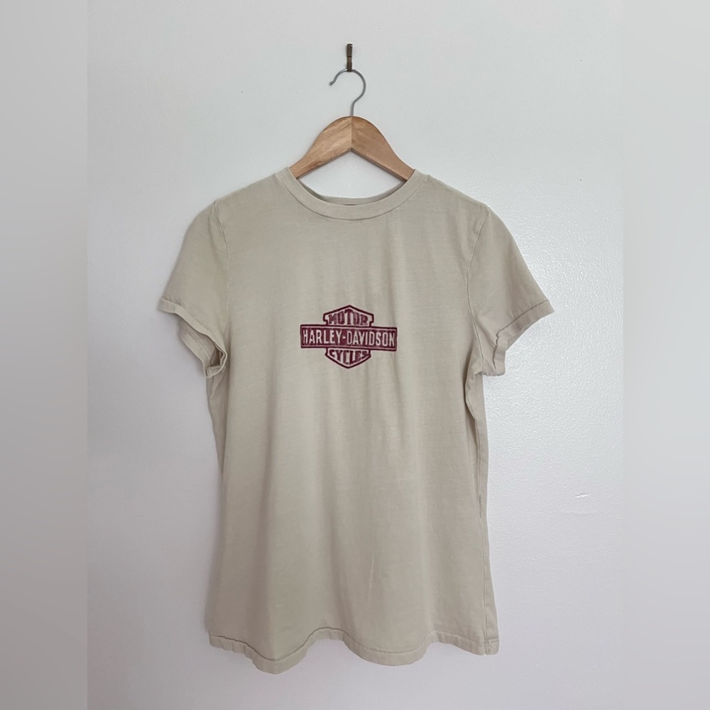 Tan Harley Davidson Women’s Short Sleeve Shirt with Red Embroidery in Size L